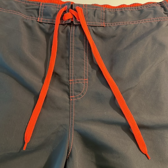 Liquid Wave Swim Trunks in Gray & neon Orange Men’s Sz Lg. w/draw string. - Picture 5 of 10